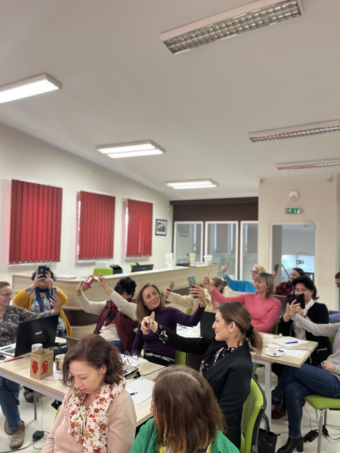 Nowoczesny Marketing i Innowacje Technologiczne w Bibliotece: Rewolucja Wiedzy w Zachodniopomorskich Bibliotekach!